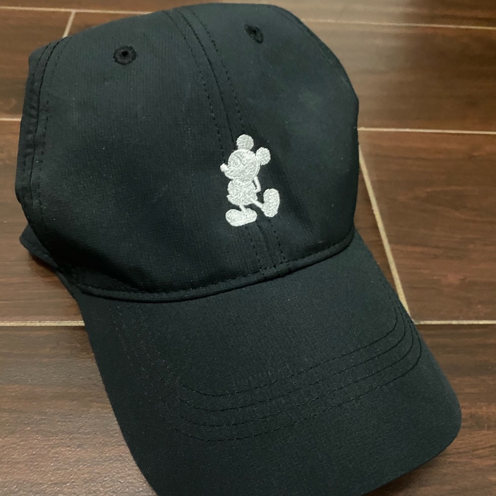 BLACK DISNEY GOLF CAP